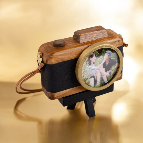 【父の日限定】メッセージカード付き　父の日ギフト｜名入れOK 木製カメラ型写真立て｜写真セット可 1枚目の画像