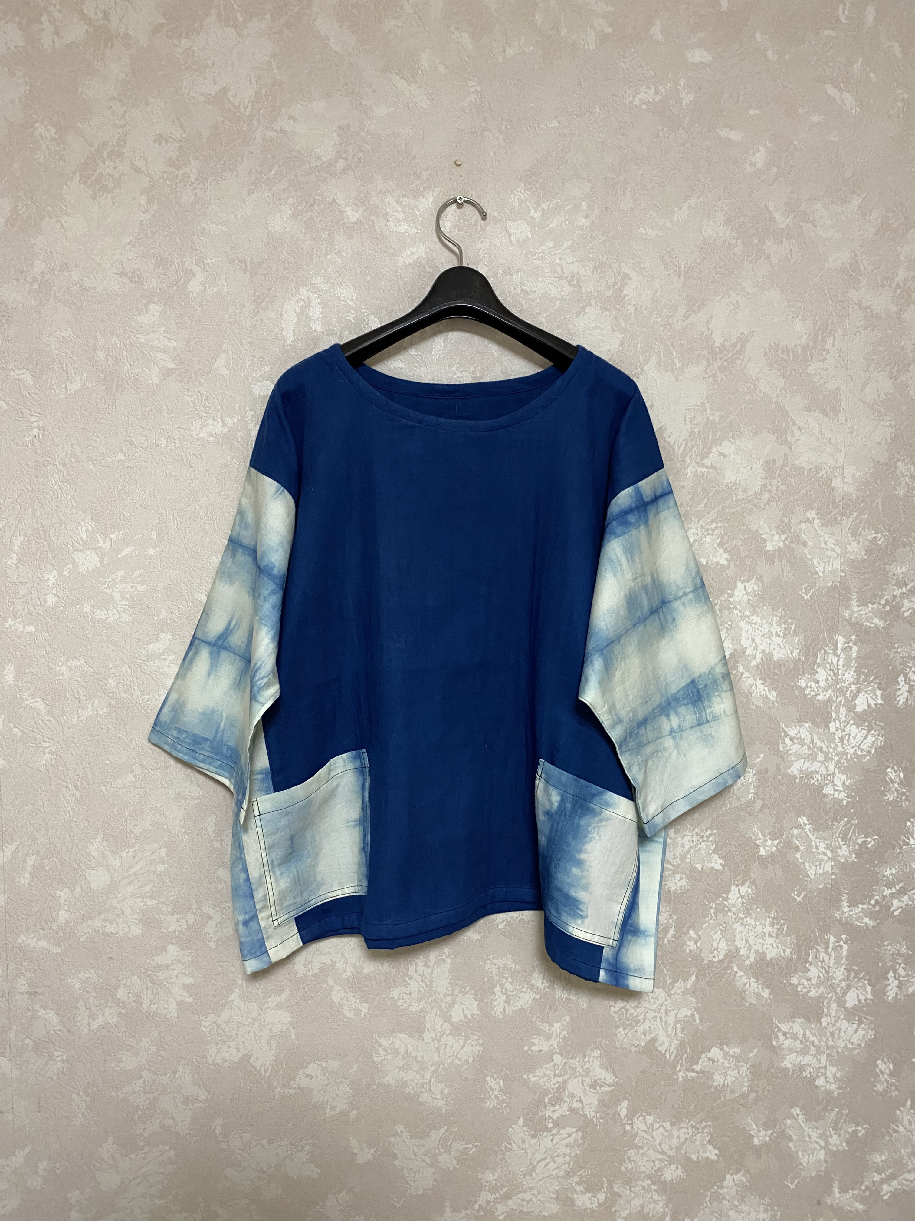 346.藍染めチュニック、ゆったり　絞り染め　手染め　二重ガーゼ　男女兼用　柔らかい