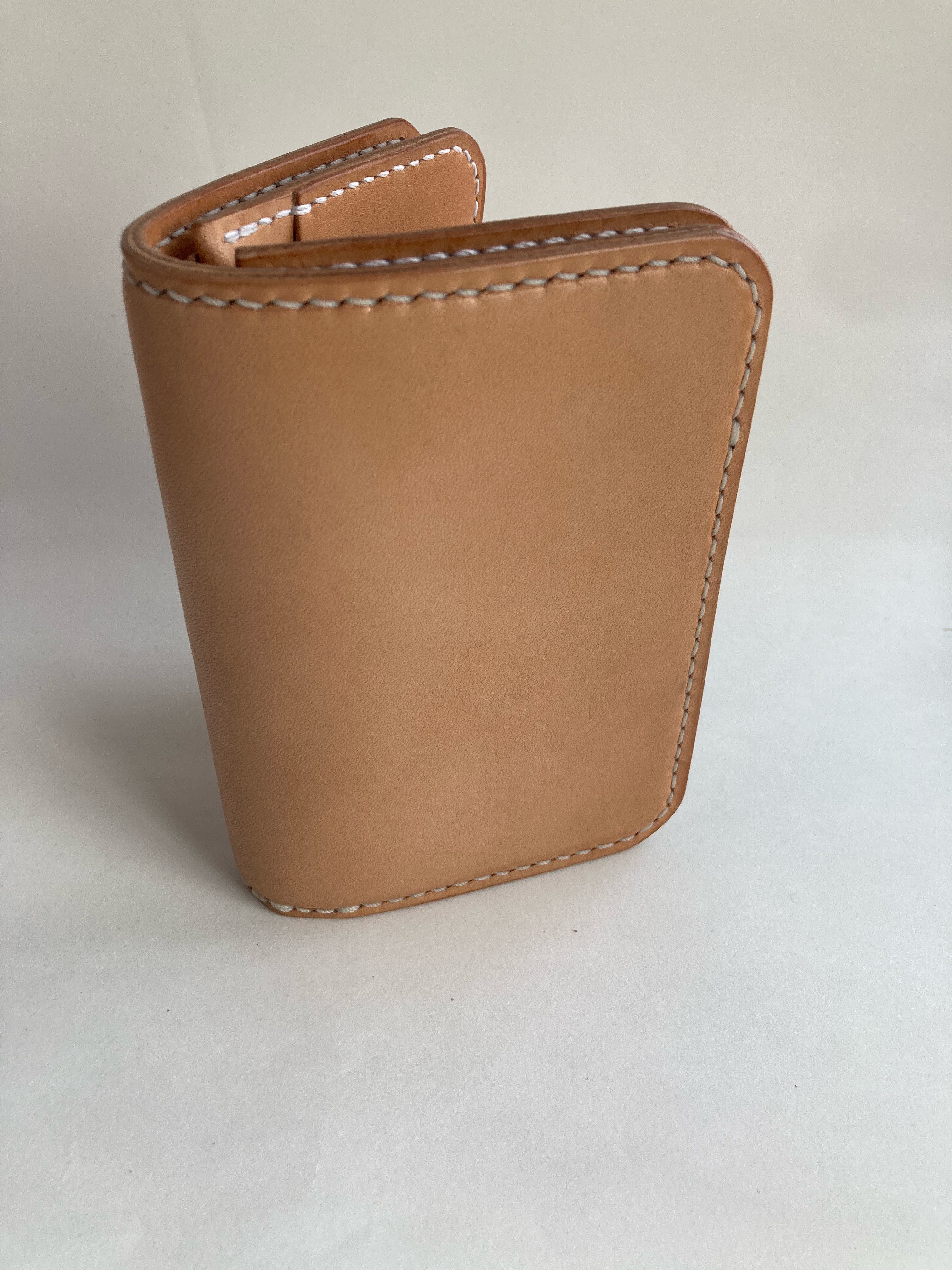 昭南皮革サドルレザー　ミドルウォレット