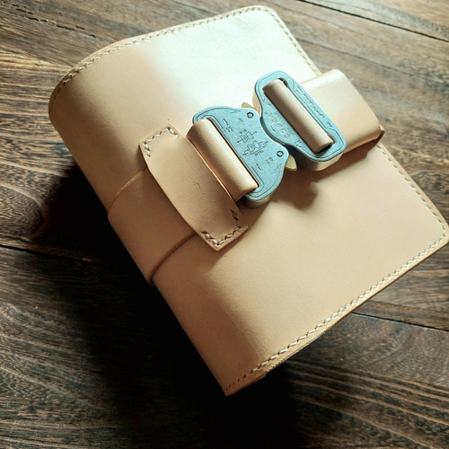 システム手帳カバー バイブルerika システム手帳カバー バイブル erika | M's Leather