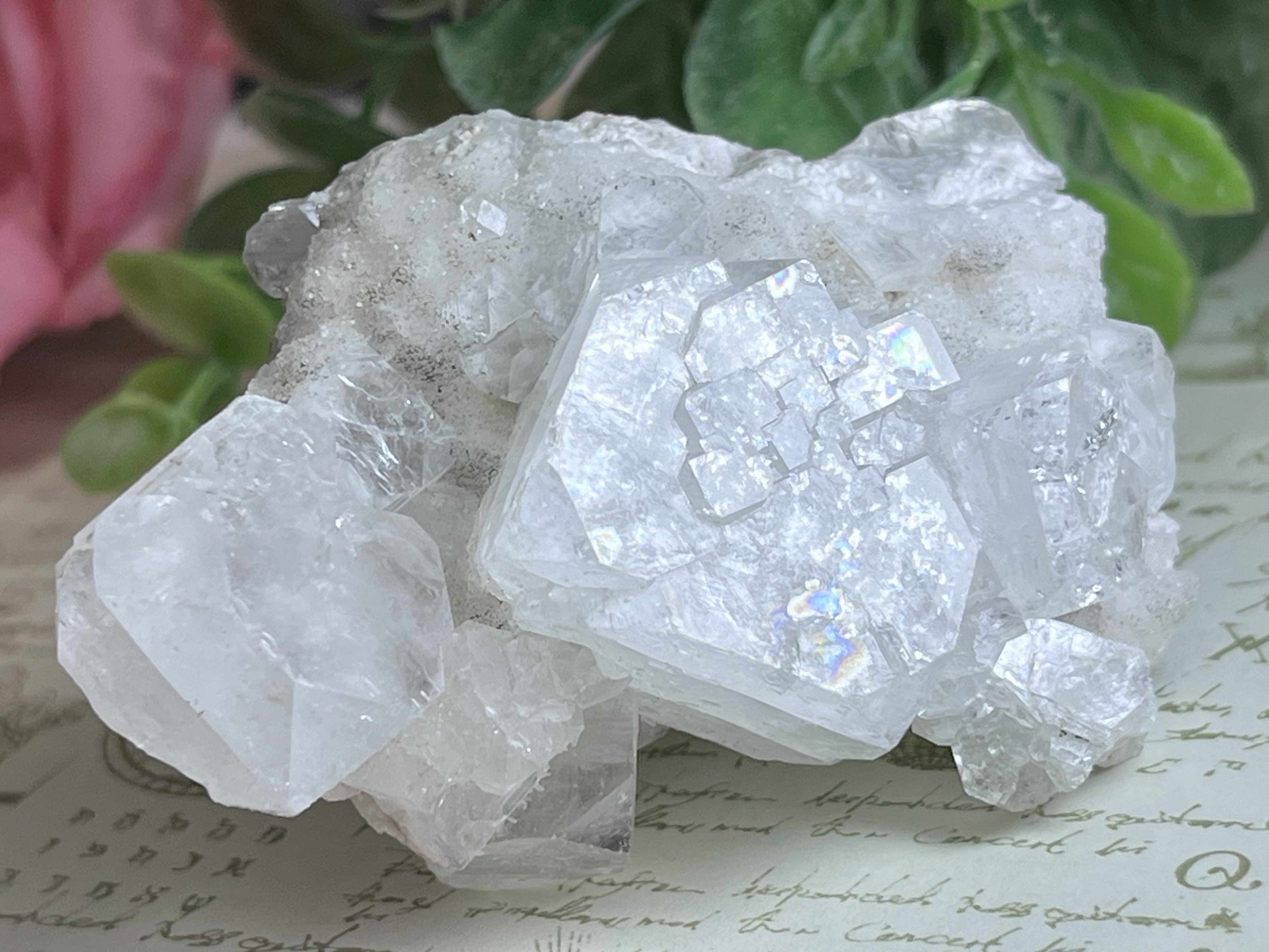 プレナイト共生　レインボー　アポフィライト　ラフストーン　原石　クラスター