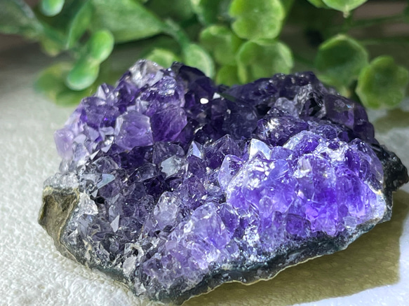 ウルグアイ産 グレー アメジスト 天然石 原石 水晶 クラスター アメジスト クラスター 原石 側面磨き 1点物 515g ウルグアイ産