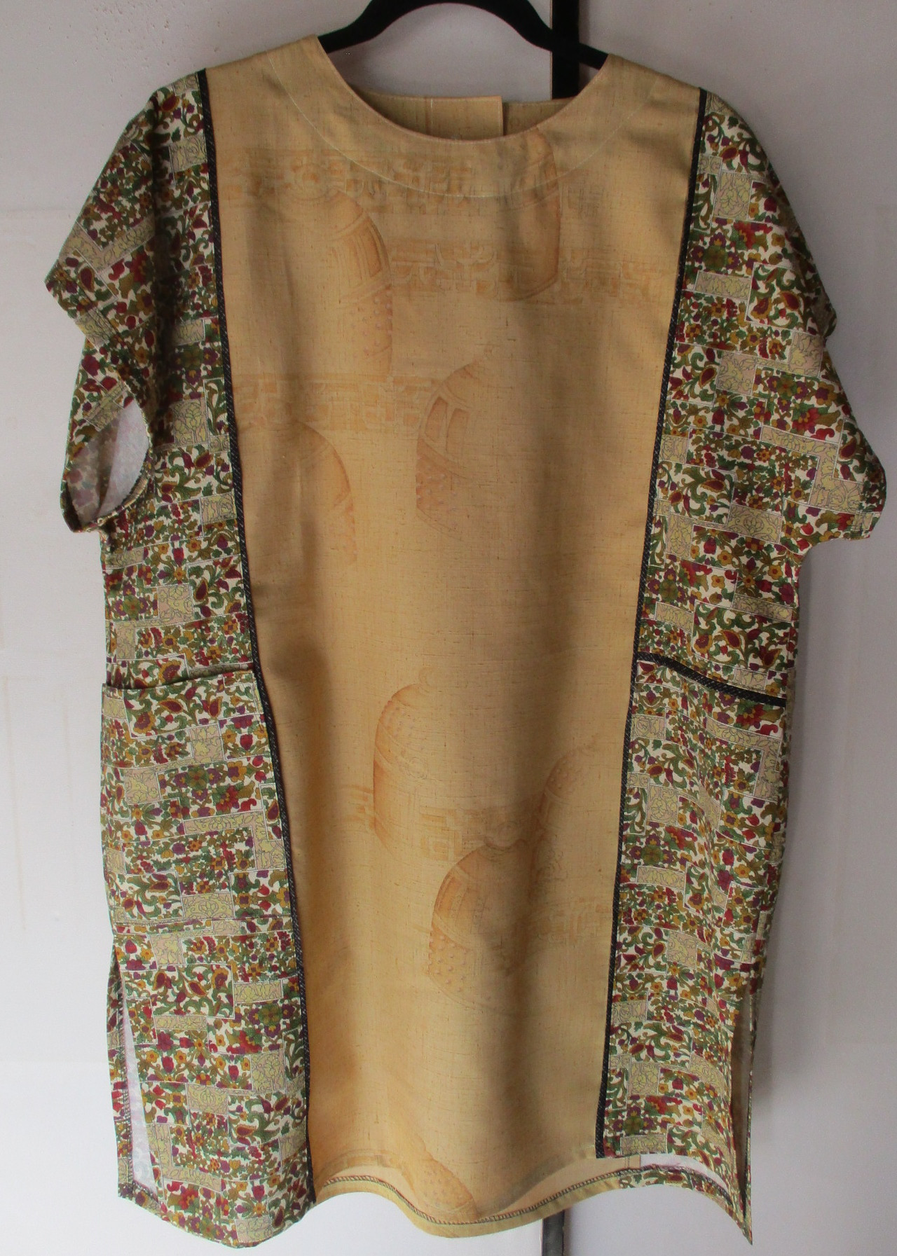 ８２５６　花柄の着物で作ったプルオーバー　＃送料無料