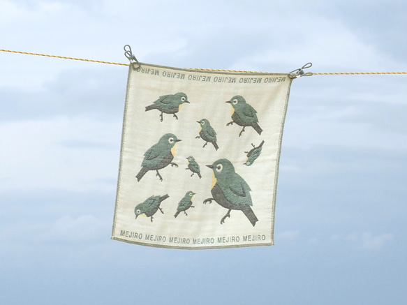 ToriTori大阪泉州製４重ガーゼハンカチ　メジロ　サイズ34ｃｍ角　綿100％　大阪泉州製 1枚目の画像