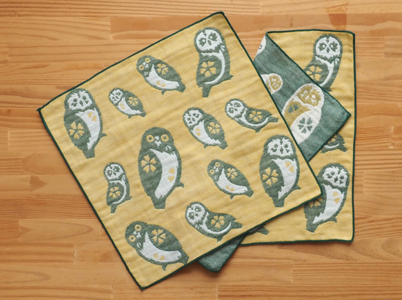 ToriTori大阪泉州製３重ガーゼハンカチ　フクロウ3種　サイズ２５ｃｍ角　綿100％　大阪泉州製 1枚目の画像