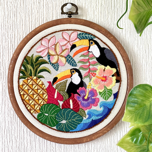 南国Hawaii 刺繍パネル［受注制作］ タペストリー・壁掛け にじの