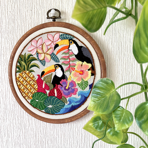 南国Hawaii 刺繍パネル［受注制作］ タペストリー・壁掛け にじの