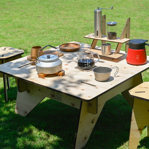 組み立て式では珍しいワイドサイズ！軽量＆かさばらないフラットパーツ