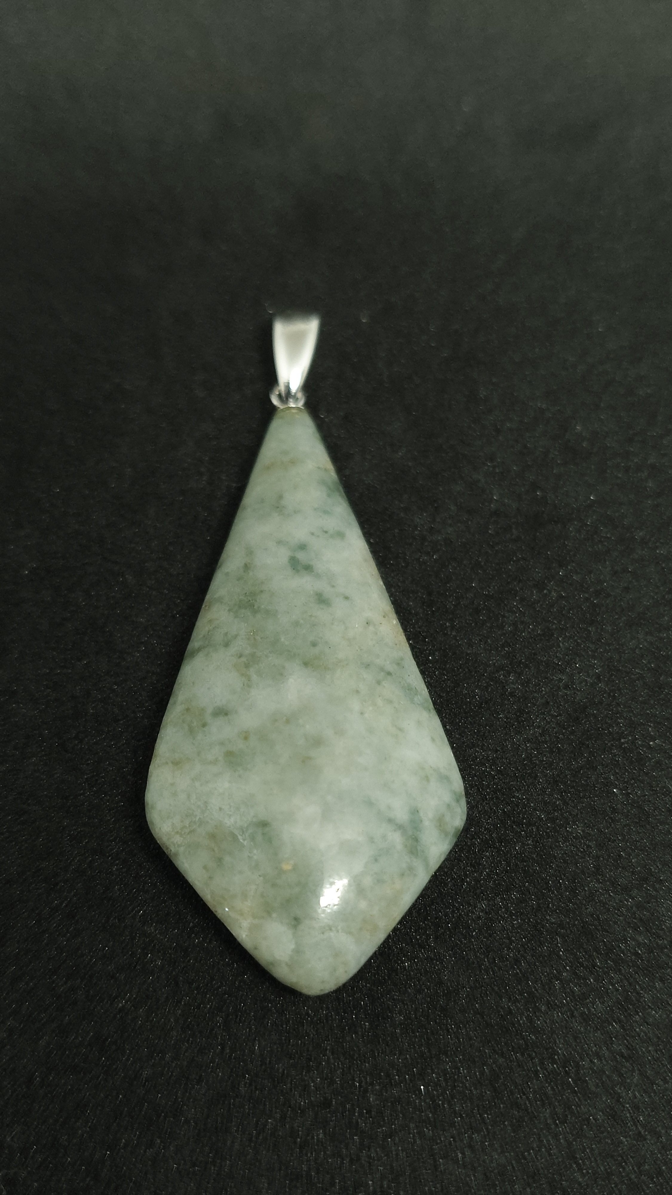 ［新潟県糸魚川産］翡翠製ペンダントトップ