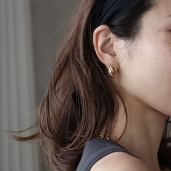 Knot  gold  14kgfピアス｜イヤリング｜アレルギー対応 1枚目の画像