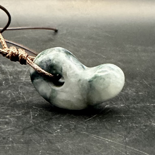 2025.6.2極品勾玉 糸魚川産最高級ロウカン翡翠 ネックレス・ペンダント