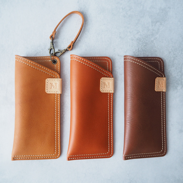 プレゼントにもオススメ♪《本革》イニシャル付き・ソフトなメガネケース3色◆ストラップ付きに変更可 4枚目の画像
