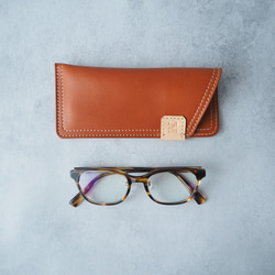 プレゼントにもオススメ♪《本革》イニシャル付き・ソフトなメガネケース3色◆ストラップ付きに変更可 6枚目の画像