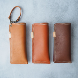 プレゼントにもオススメ♪《本革》イニシャル付き・ソフトなメガネケース3色◆ストラップ付きに変更可 5枚目の画像