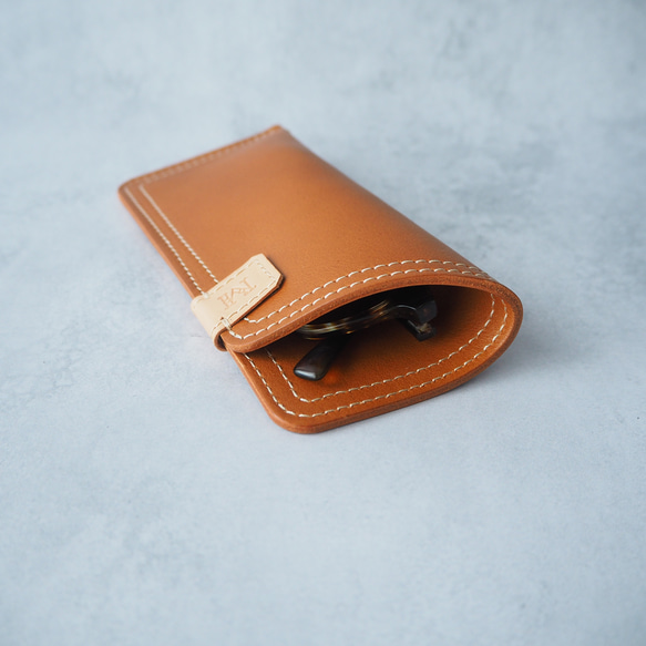 プレゼントにもオススメ♪《本革》イニシャル付き・ソフトなメガネケース3色◆ストラップ付きに変更可 9枚目の画像