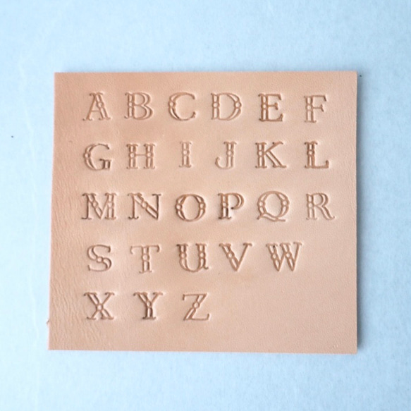 プレゼントにもオススメ♪《本革》イニシャル付き・ソフトなメガネケース3色◆ストラップ付きに変更可 16枚目の画像