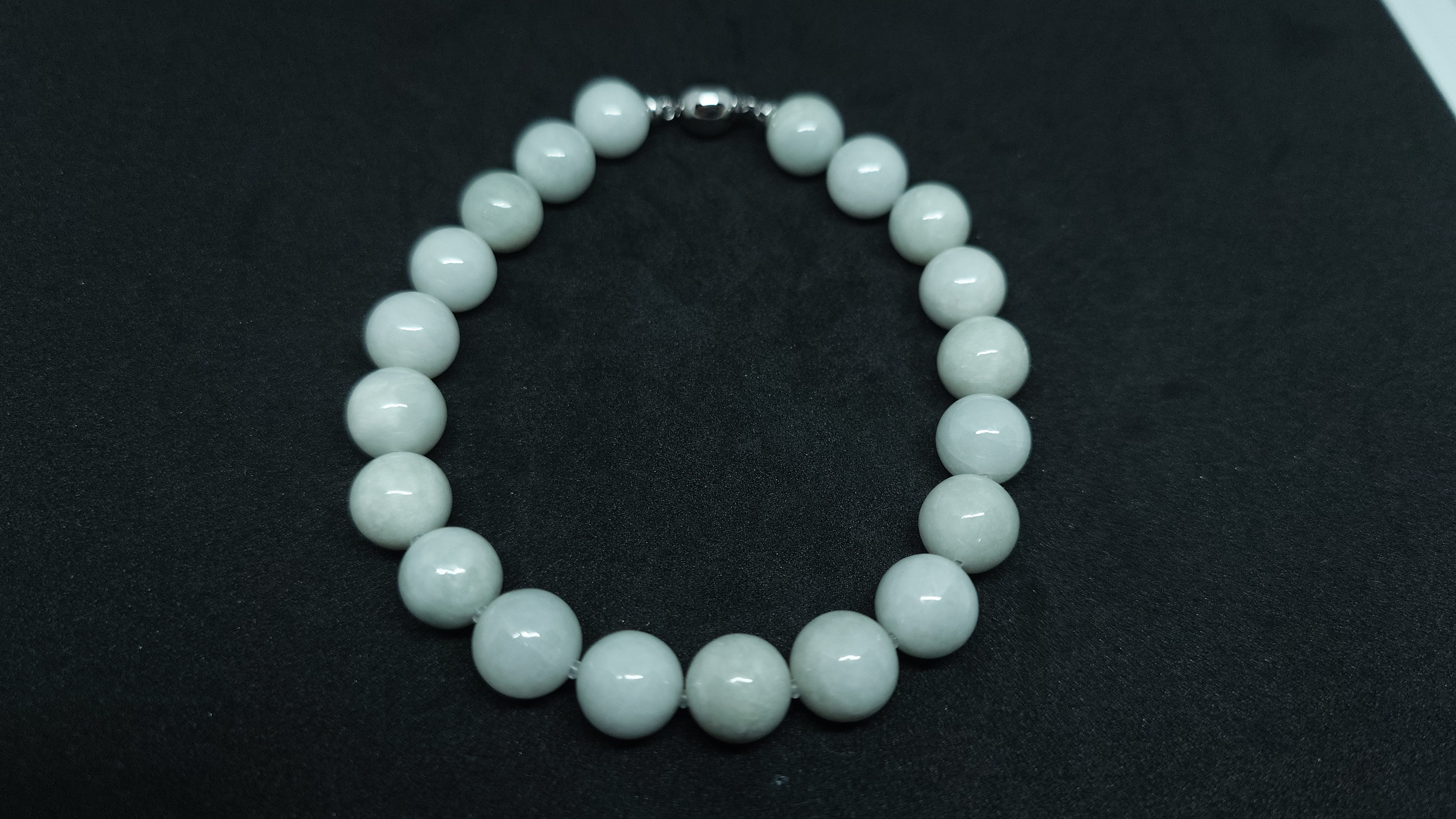 ［ミャンマー産］翡翠製ブレスレット