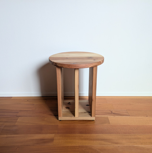【round side table】　ソファテーブル/ナイトテーブル/サイドテーブル/ラウンド/円形/マガジンラック 6枚目の画像