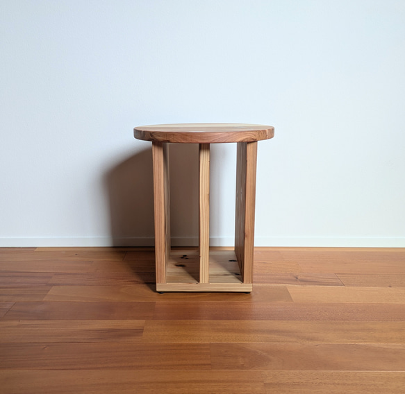 【round side table】　ソファテーブル/ナイトテーブル/サイドテーブル/ラウンド/円形/マガジンラック 5枚目の画像