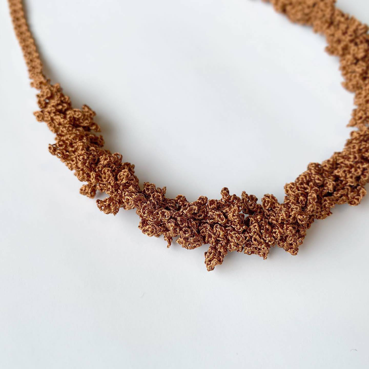 一本糸のネックレス