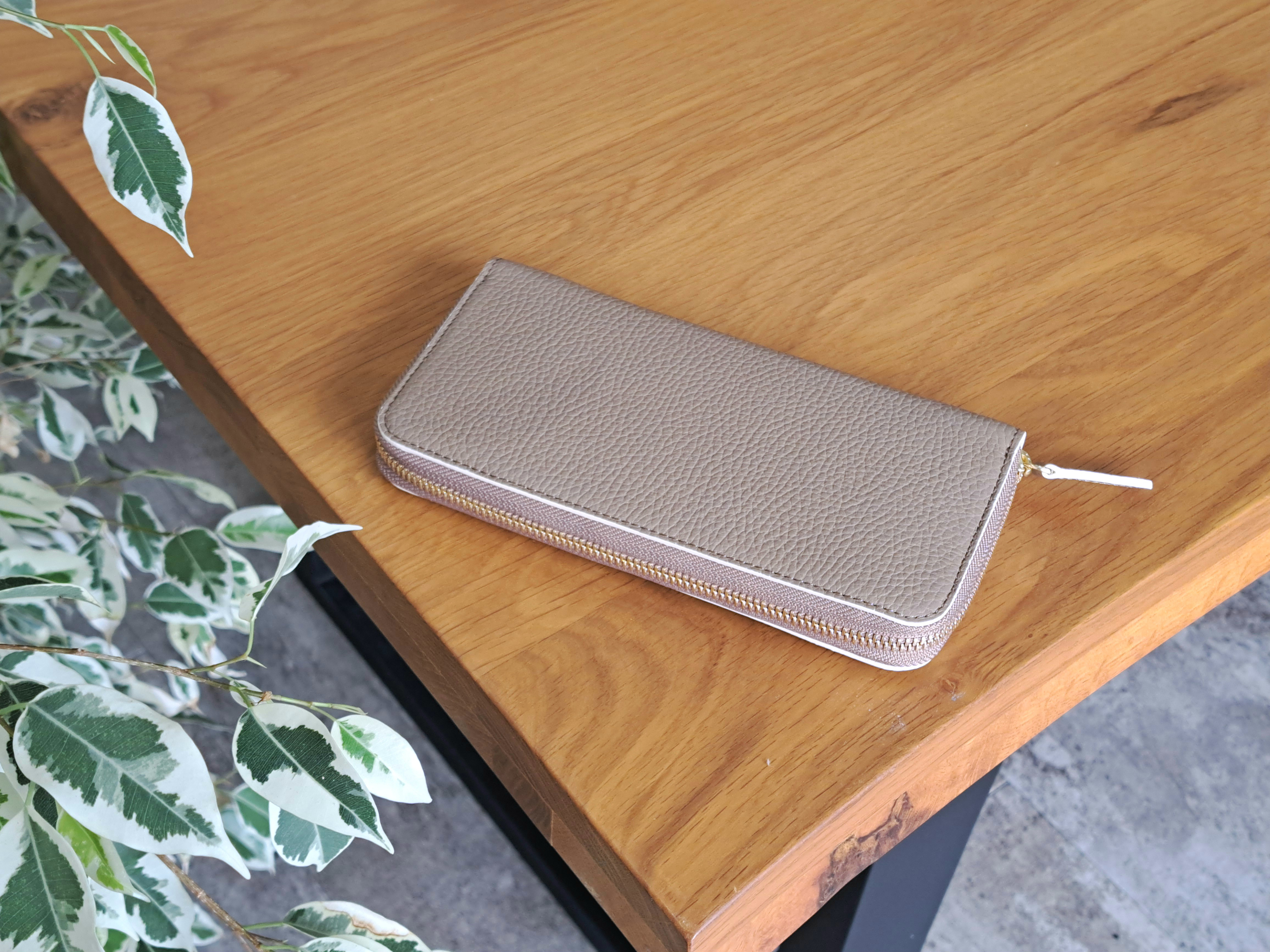 ラウンドファスナー長財布 / トープ / ベージュ / 定番 / 大容量 / プレゼント /