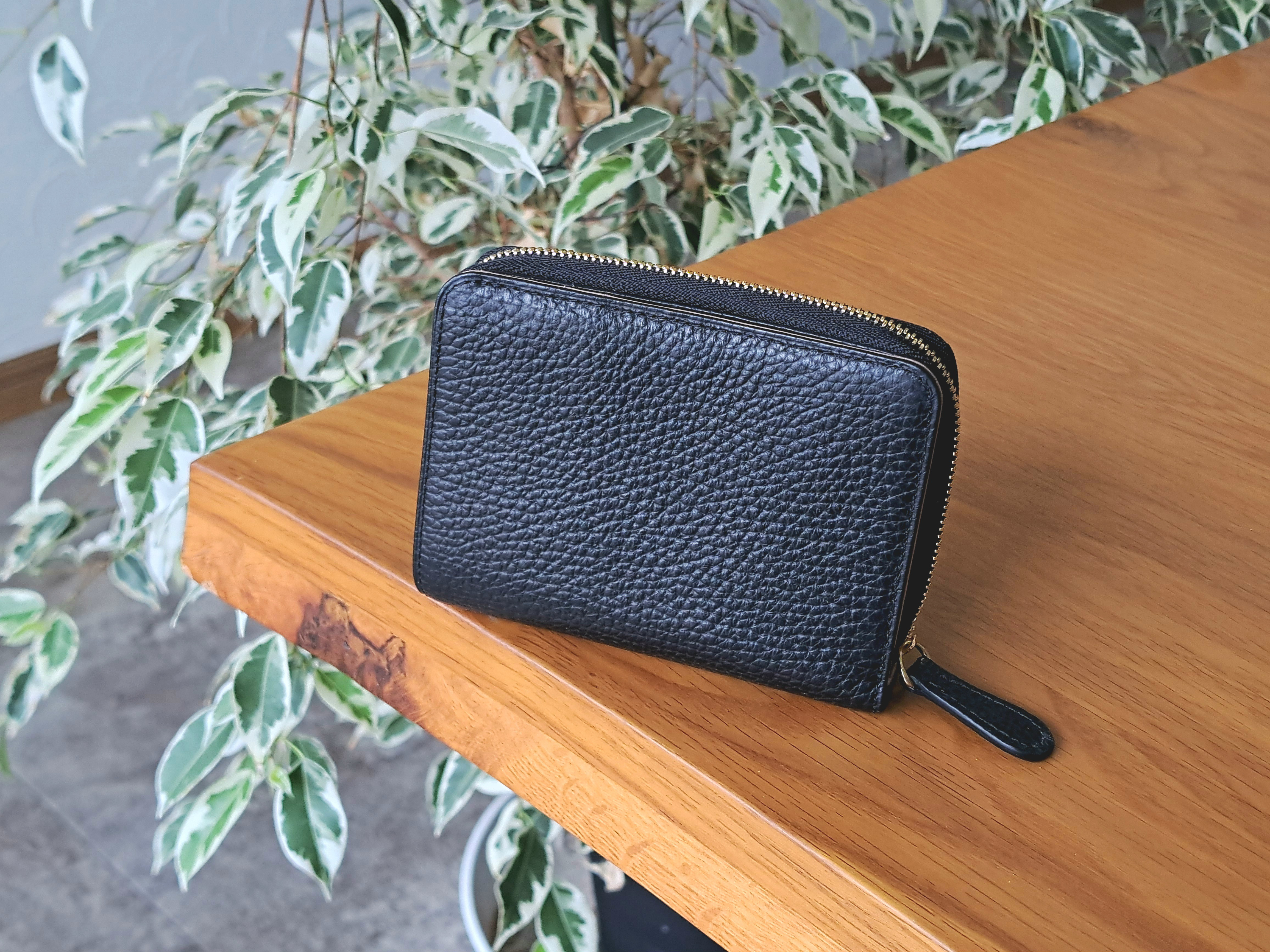 二つ折りミドル財布 / ブラック / 大容量 / レディース / 使いやすい / おすすめ / プレゼント