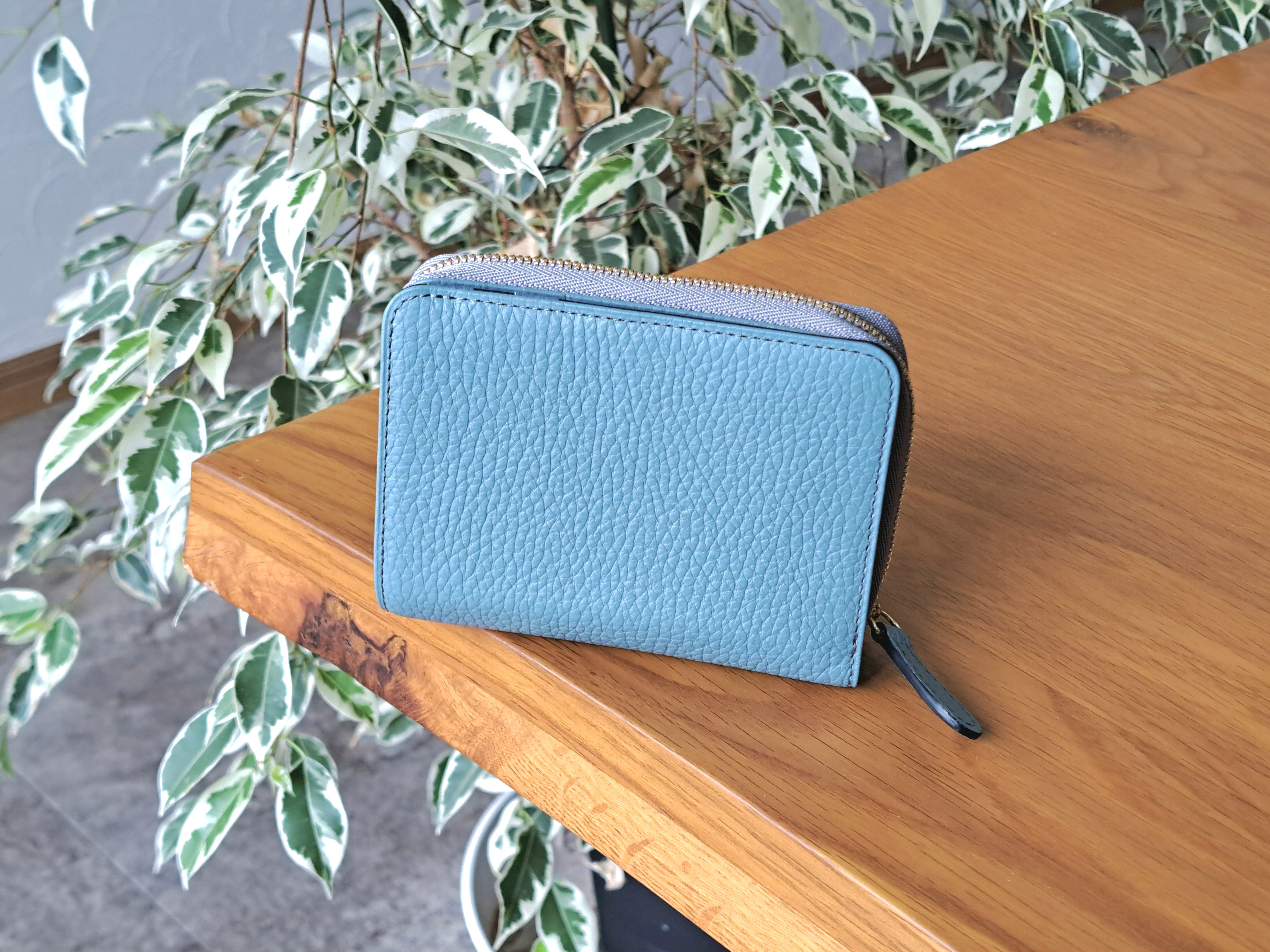 二つ折りミドル財布 / ブルー / 大容量 / レディース / 使いやすい / おすすめ / プレゼント