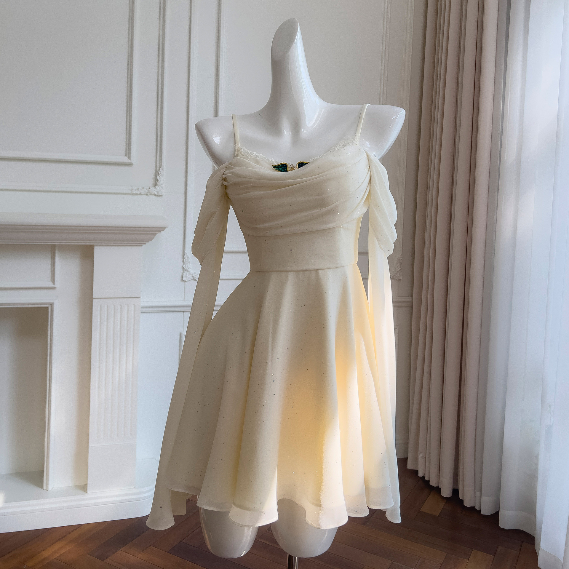 ドレス パーティー ウェディング ワンピース ショート プリンセス ベージュ 上品 優雅 韓国風 結婚式 お呼ばれ