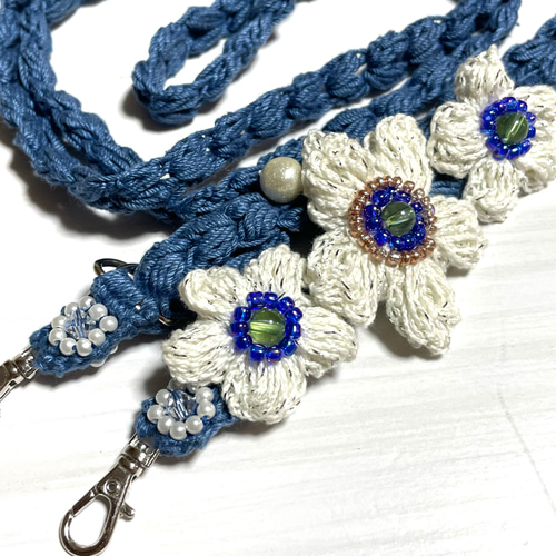 ビーズ刺繍の花付きかぎ針編みのショルダーストラップ ネック