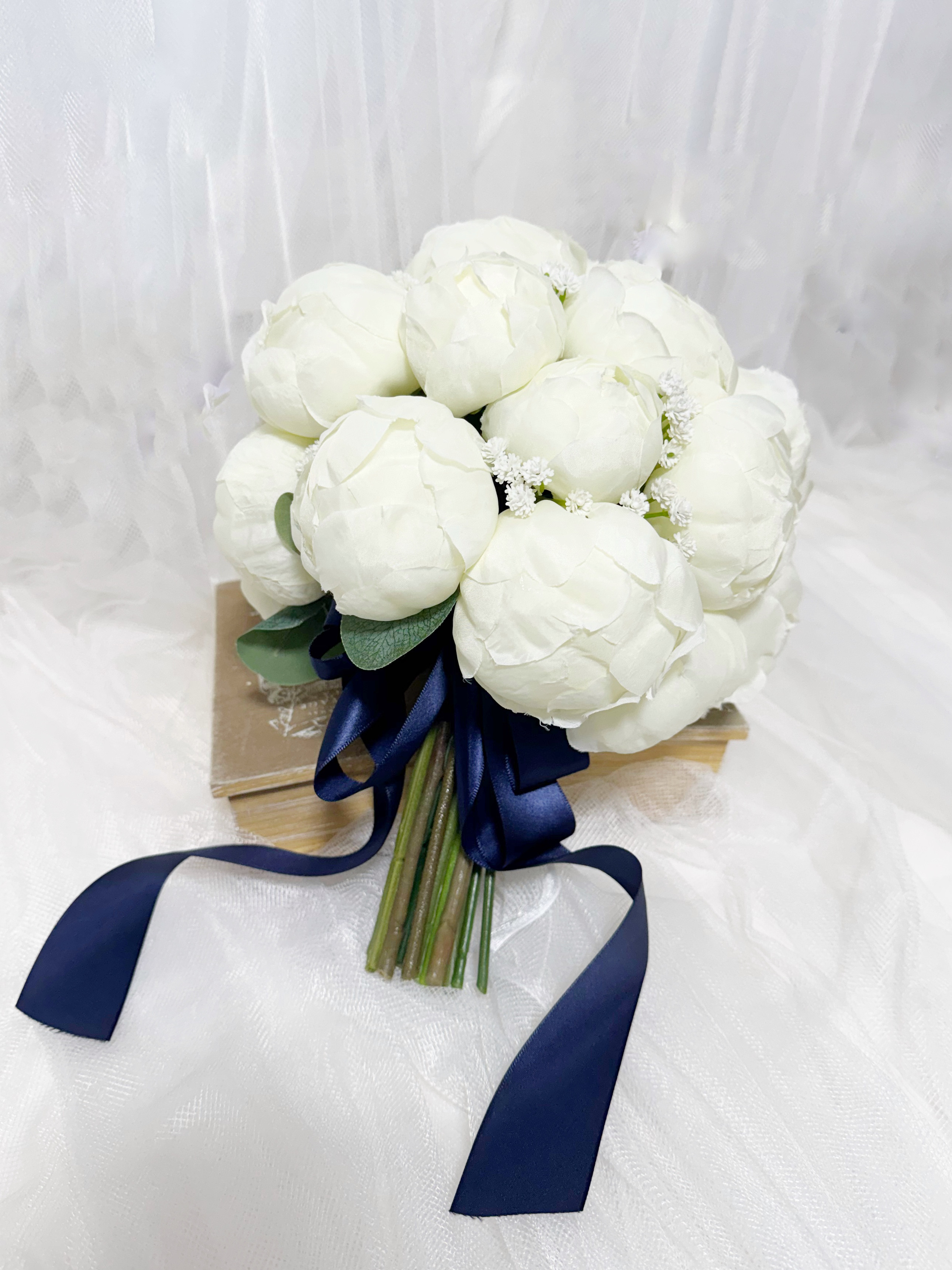 《完成品》つぼみ芍薬のホワイトブーケ