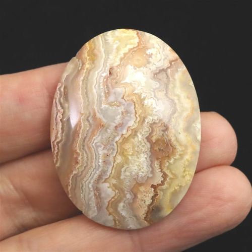 アゲートボール 土星みたいな瑪瑙　直径9㎝ 楽天市場】≪g3-1000C≫○8mm○孔雀瑪瑙○送料無料有○1連37cm