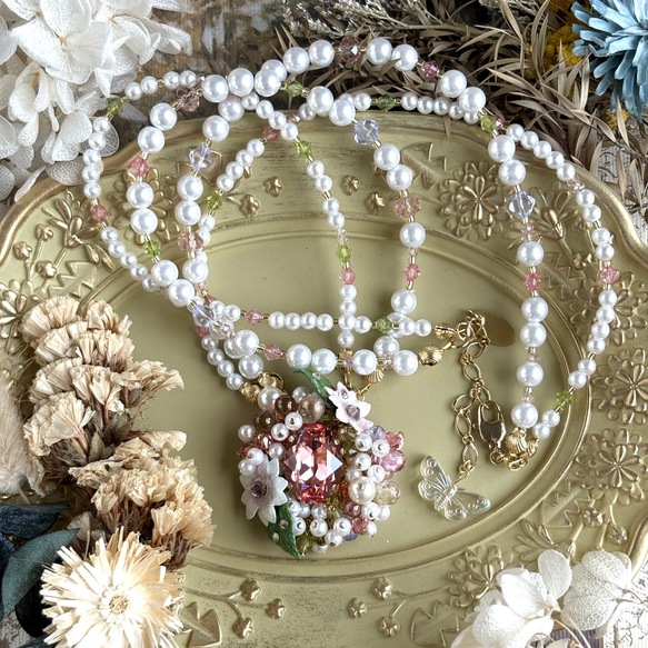 宝石の花園ネックレス(貴和クリスタル・ローズピーチ) 1枚目の画像