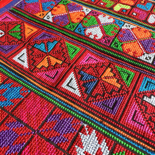 手刺繍と手縫いのショルダーバッグ　大きな株➕ 世界中の子供達 手刺繍と手縫いのショルダーバッグ 大きな株➕ 世界中の子供達 - メルカリ