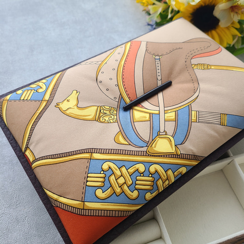 ジュエリー収納】馬モチーフの宝箱 ヴィンテージスカーフ使用の一点