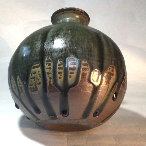 伊羅保釉掛け壺 インテリアな置き物 一輪挿し・花瓶・花器 陶芸