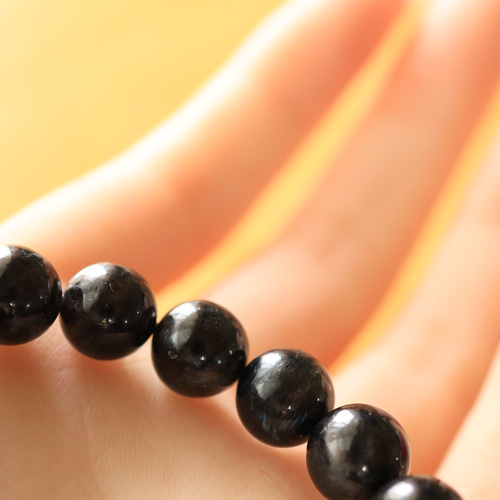 ☆プレミアムブレス☆…☆ガーネットインヌーマイト：10ミリ☆…☆天然石