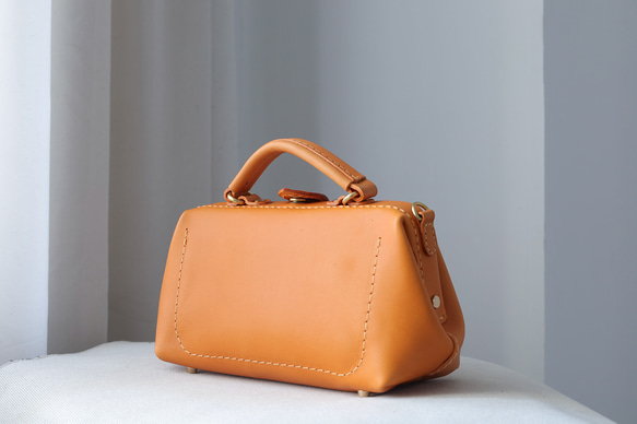 【特價促銷 - 略有瑕疵】超人氣！橫扣包 - 享38%折扣！ 第7張的照片