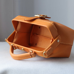 【特價促銷 - 略有瑕疵】超人氣！橫扣包 - 享38%折扣！ 第13張的照片