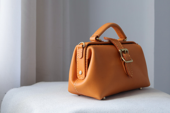 【特價促銷 - 略有瑕疵】超人氣！橫扣包 - 享38%折扣！ 第9張的照片