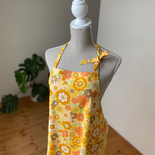 レトロポップな柄エプロン/レトロ/昭和レトロ/カラフル/ポップ/花柄