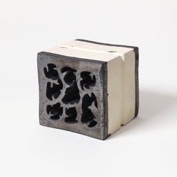 有孔ブロック｜欄間タイル90厚｜唐草｜黒メタリック調 2枚目の画像