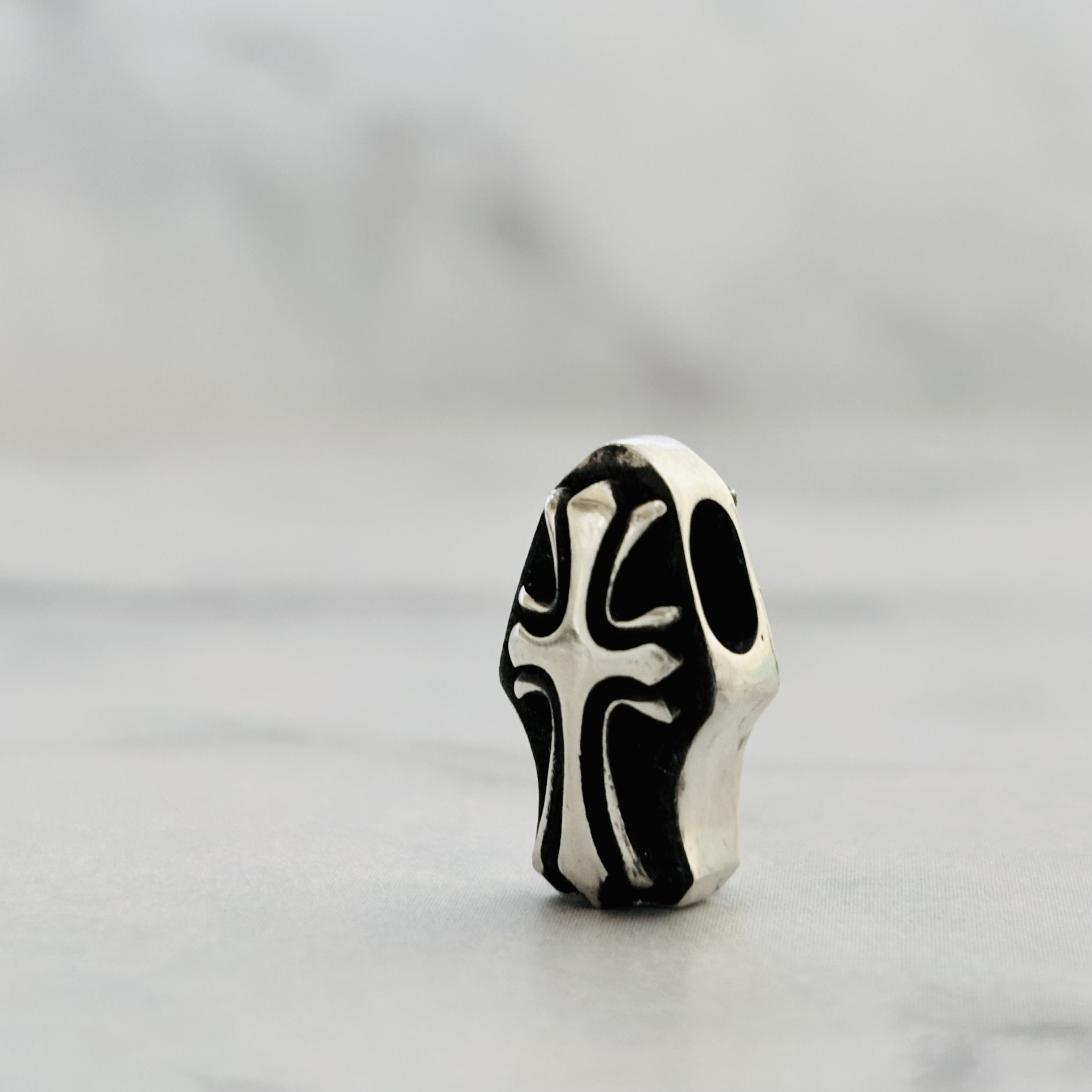 《crest cross》ビーズクロス｜silver925・立体彫刻・ビーズ型トップ・ユニセックス・ネコポス送料無料