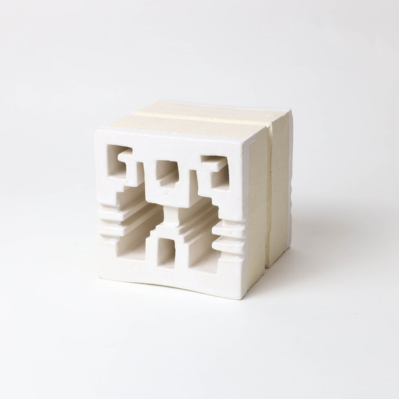 有孔ブロック｜欄間タイル90厚｜ライト｜白ブライト 2枚目の画像