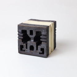 有孔ブロック｜欄間タイル90厚｜ライト｜黒メタリック調 2枚目の画像