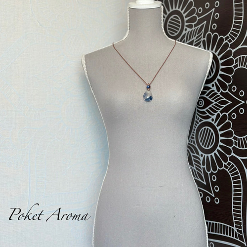 『蒼樹』カイヤナイトシリカのマクラメペンダントネックレス 宵輝』カイヤナイトシリカとカイヤナイトのマクラメペンダント