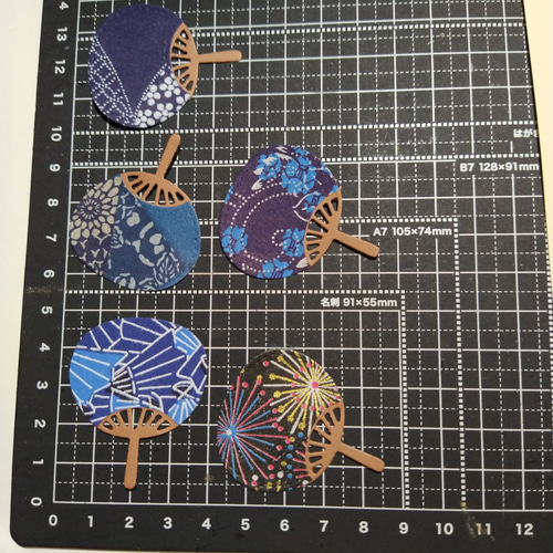 専用　友禅和紙　ダイカットミニうちわ10枚 専用 友禅和紙 ダイカットミニうちわ10枚 - メルカリ