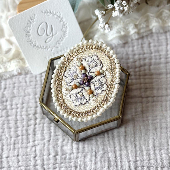 インド刺繍リボン × ビーズ刺繍の華やかブローチ ブローチ Yuka.baco