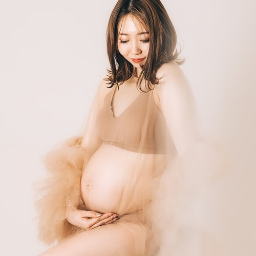 実例写真！トップス ベージュ ロングスリーブ 揺らめく裾 披露宴/結婚  