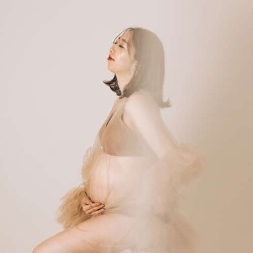 実例写真！トップス ベージュ ロングスリーブ 揺らめく裾 披露宴/結婚  