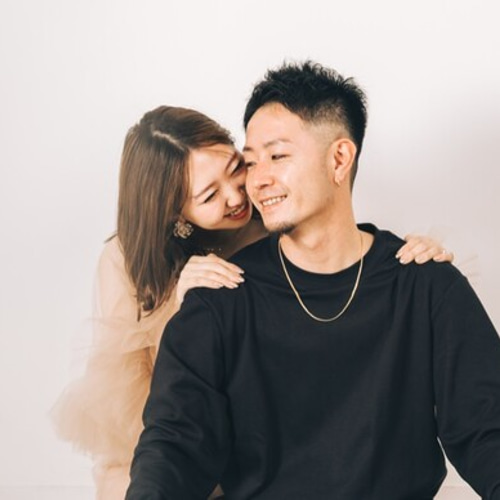実例写真！トップス ベージュ ロングスリーブ 揺らめく裾 披露宴/結婚  